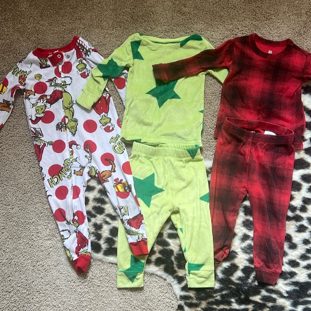 A bundle of 6 pairs of 12month pajamas
